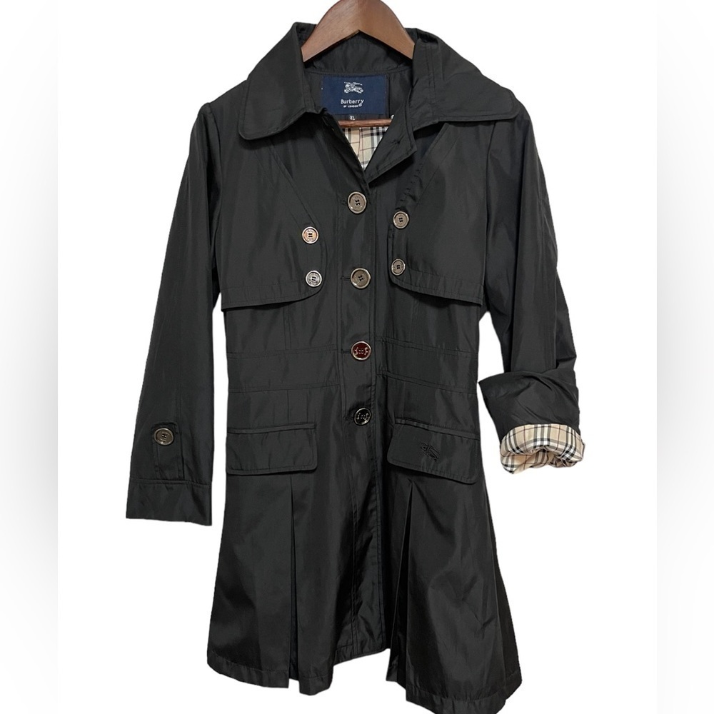 Burberry Black Trench Coat with A-line Silhouette and Mid-length Cut